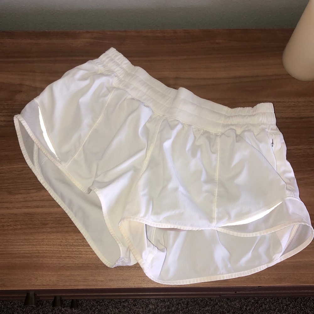 Lululemon Hottie Hot Short 2.5”